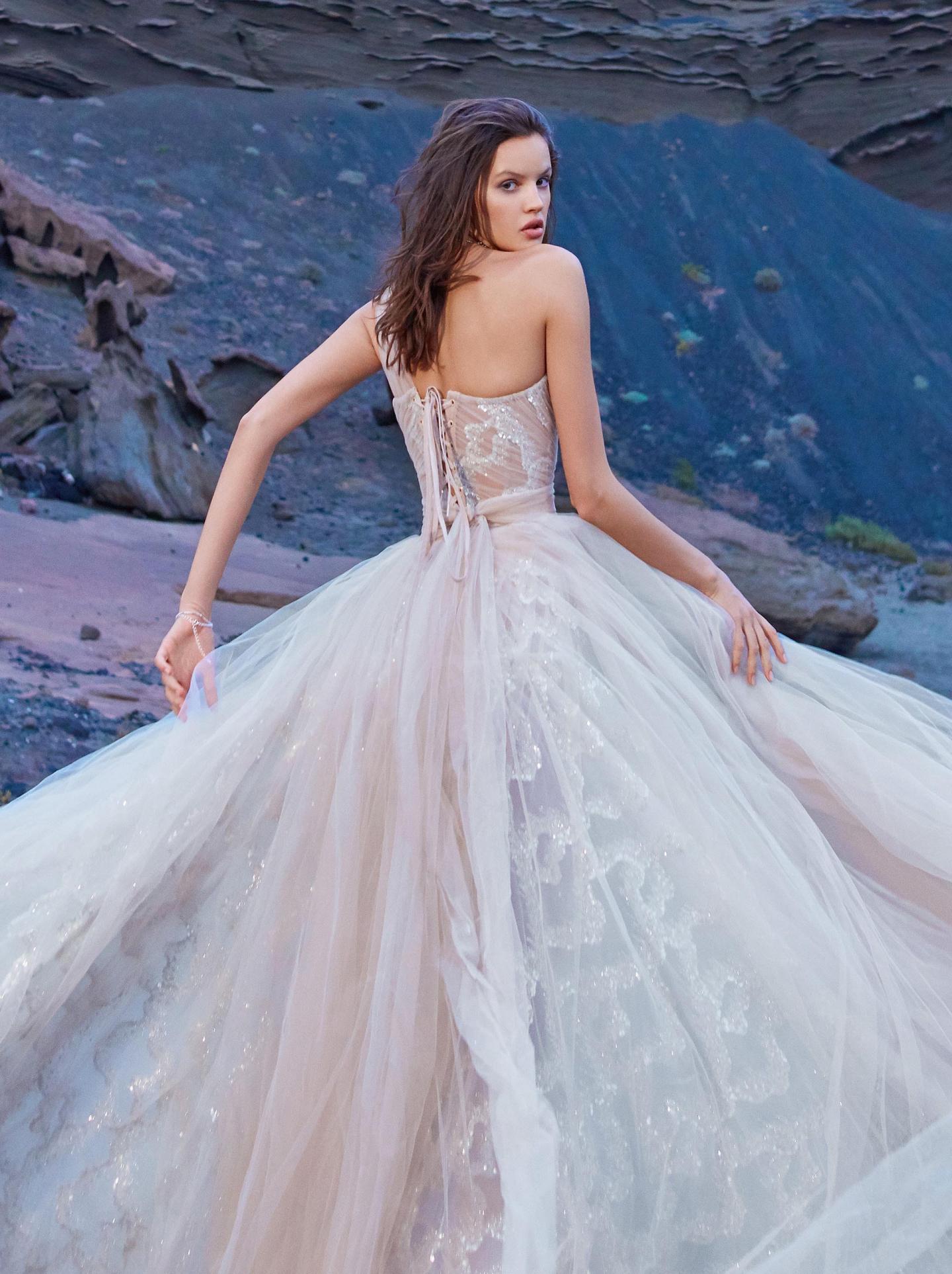 Galia Lahav,嘉丽兰赫