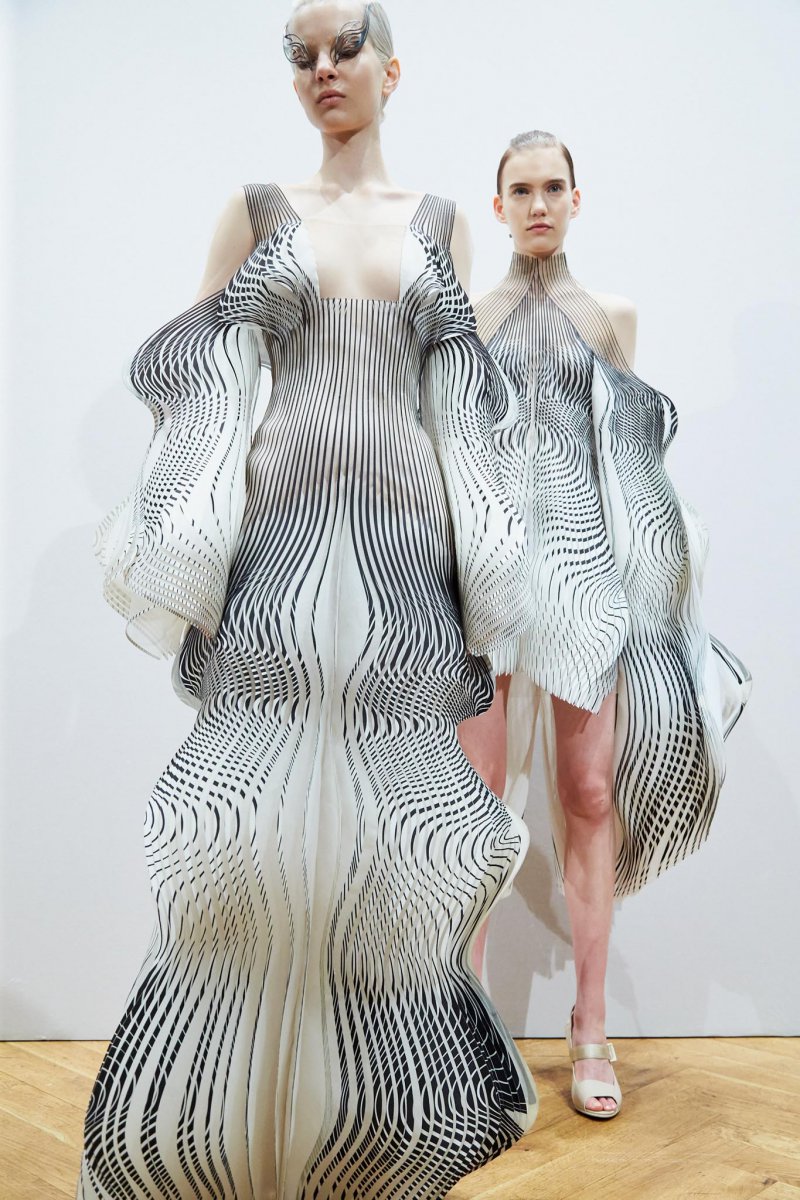 Iris van Herpen 艾里斯·范·荷本