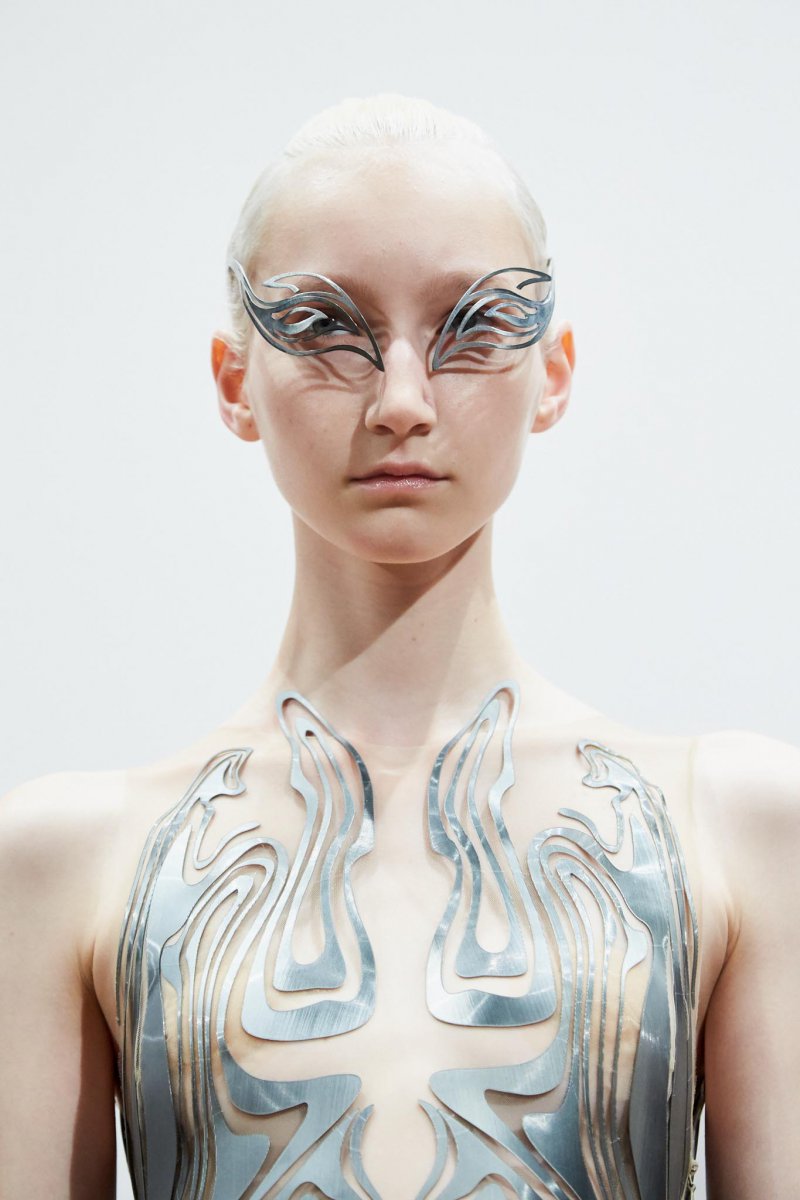 Iris van Herpen 艾里斯·范·荷本