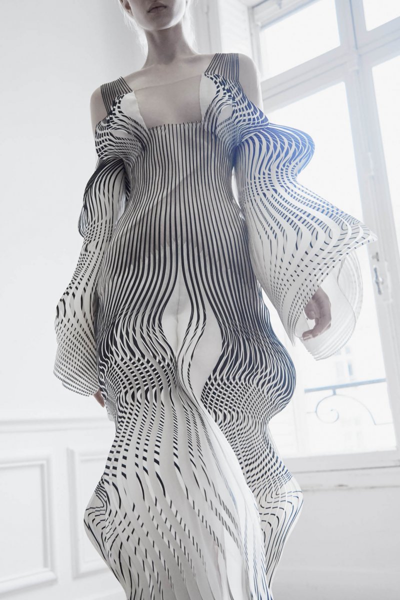 Iris van Herpen 艾里斯·范·荷本