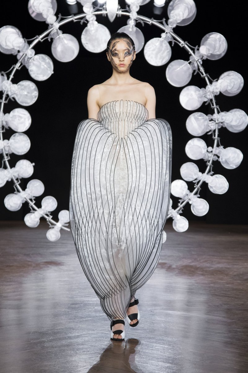 Iris van Herpen 艾里斯·范·荷本