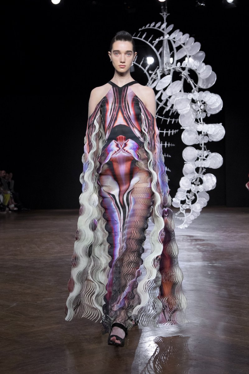 Iris van Herpen 艾里斯·范·荷本