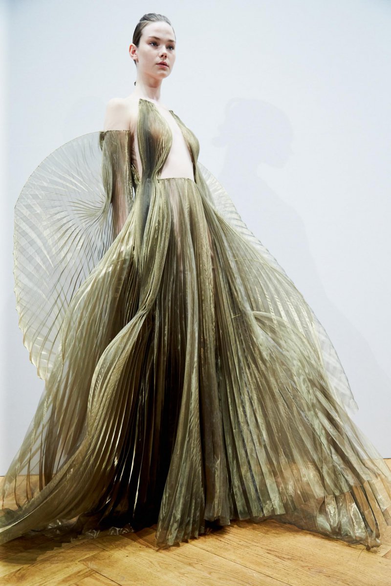 Iris van Herpen 艾里斯·范·荷本