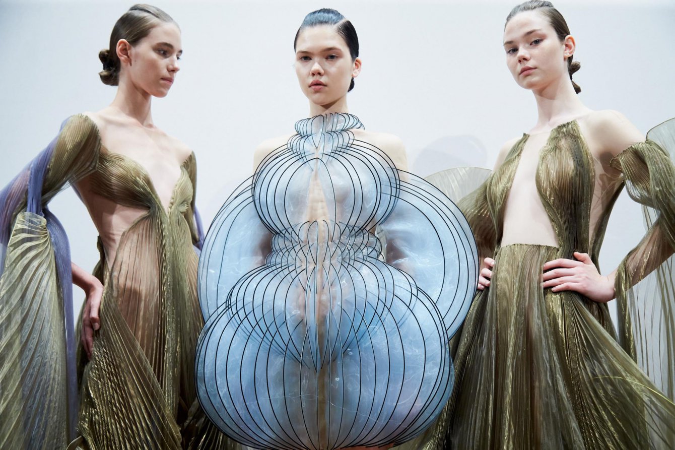 Iris van Herpen 艾里斯·范·荷本