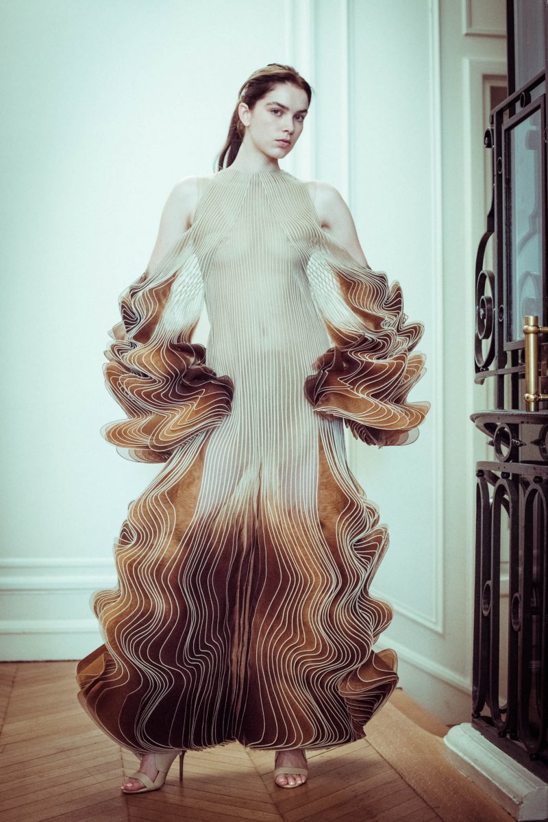 Iris van Herpen 艾里斯·范·荷本