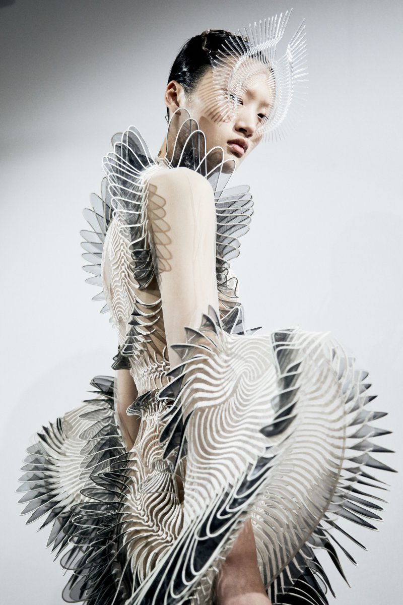 Iris van Herpen 艾里斯·范·荷本