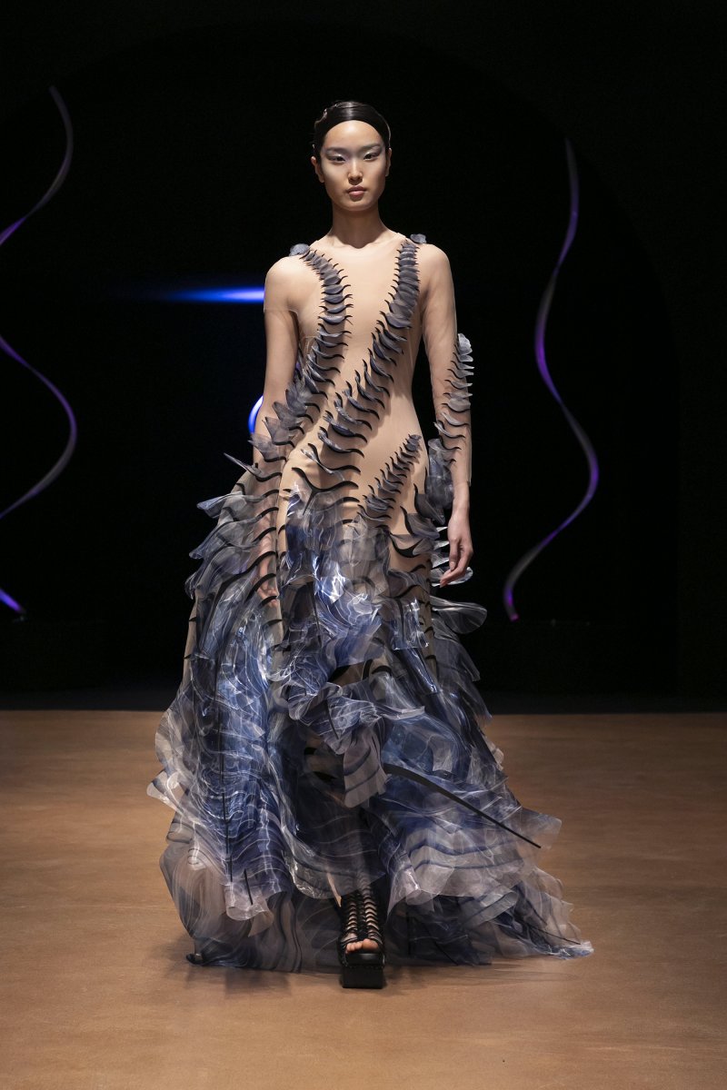 Iris van Herpen 艾里斯·范·荷本