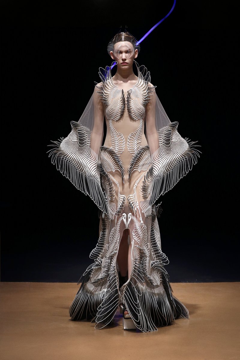 Iris van Herpen 艾里斯·范·荷本