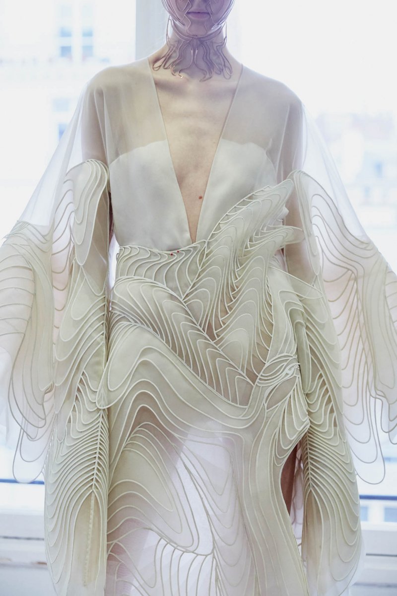 Iris van Herpen 艾里斯·范·荷本