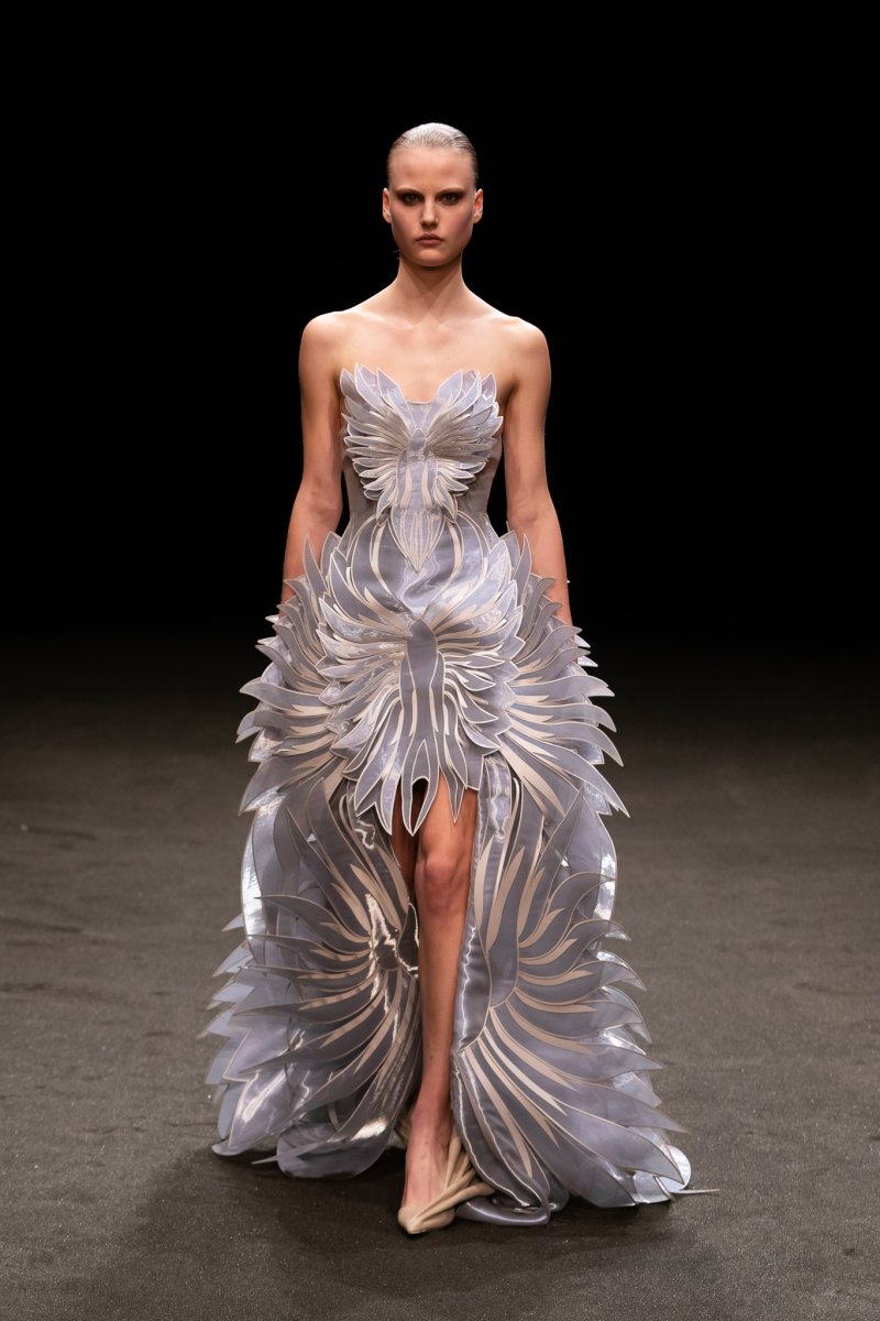 Iris van Herpen 艾里斯·范·荷本