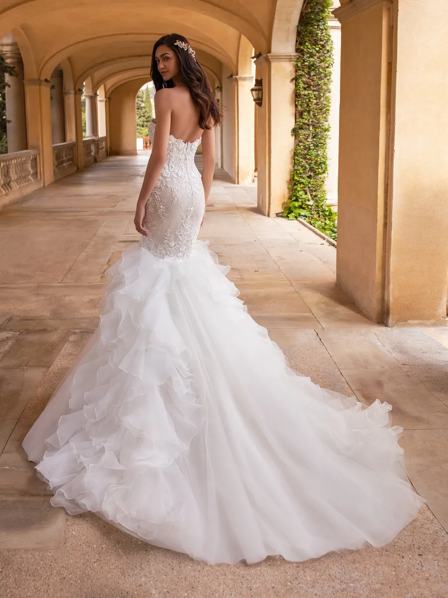 Pronovias