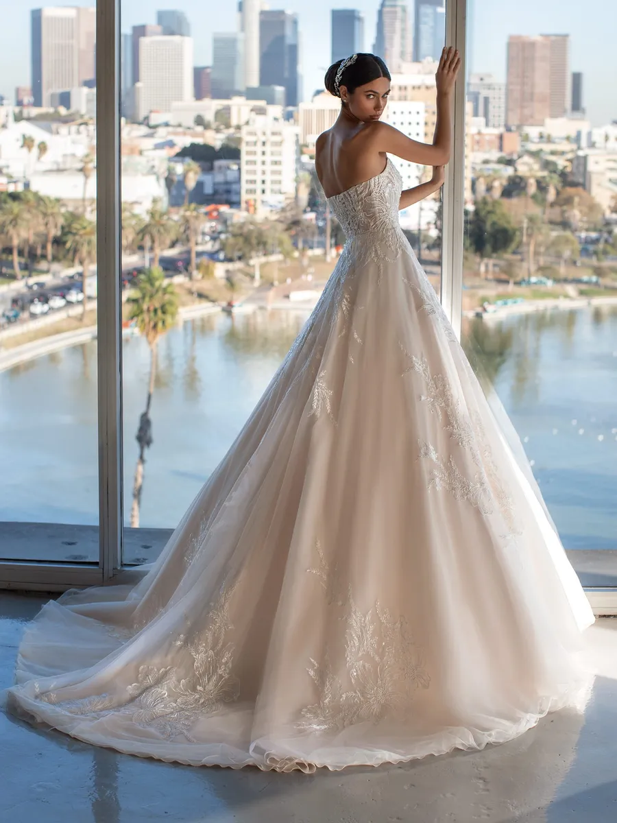 Pronovias