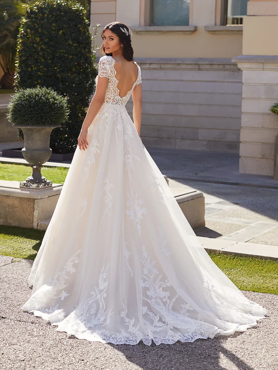 Pronovias