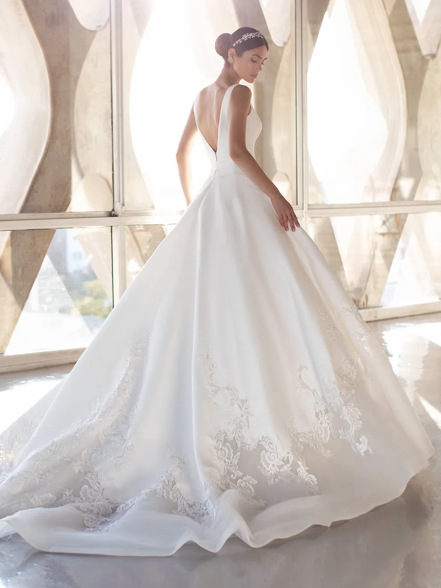 Pronovias