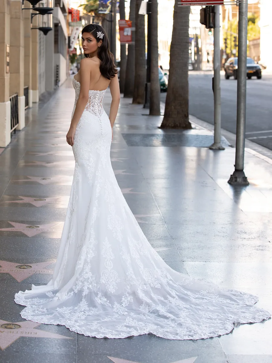 Pronovias