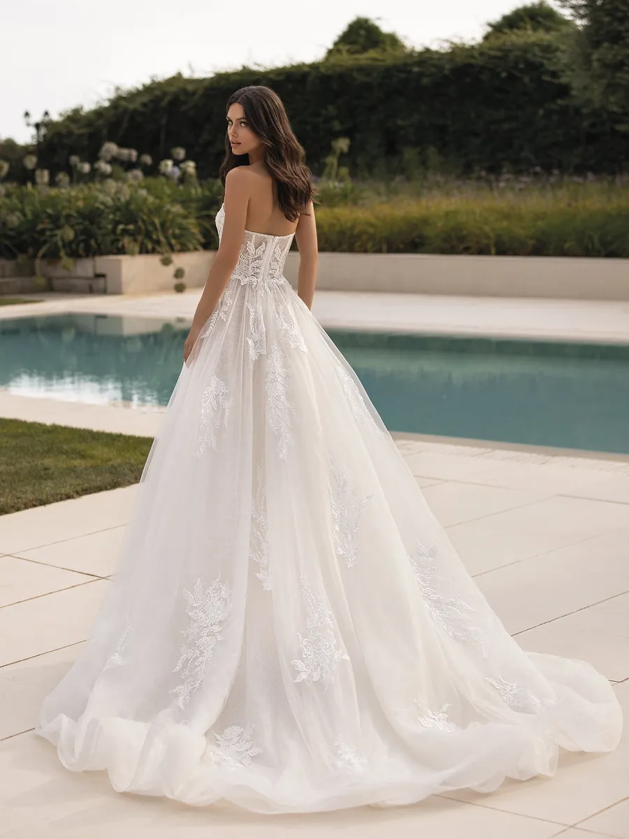 Pronovias